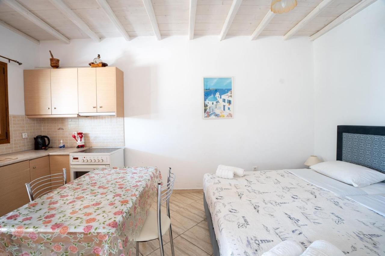 Liana Studios Apartment *